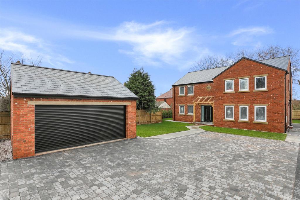 Green Lane, Lofthouse, Wakefield, West Yorkshire, WF3 5 bed detached