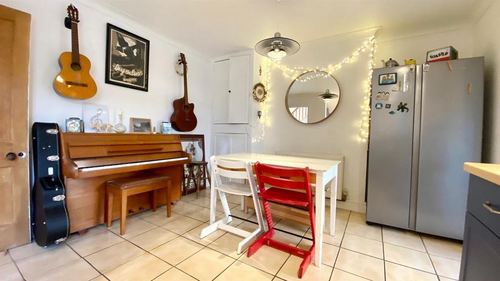 Barton Lane, Braunton EX33 3 bed terraced house for sale £375,000