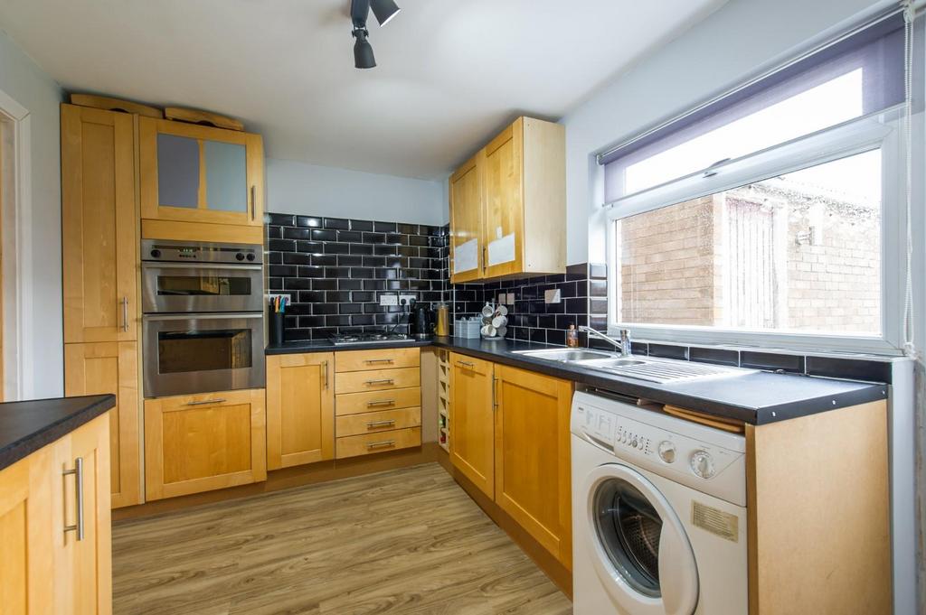 Ingress Gardens, Greenhithe 3 bed terraced house for sale £325,000