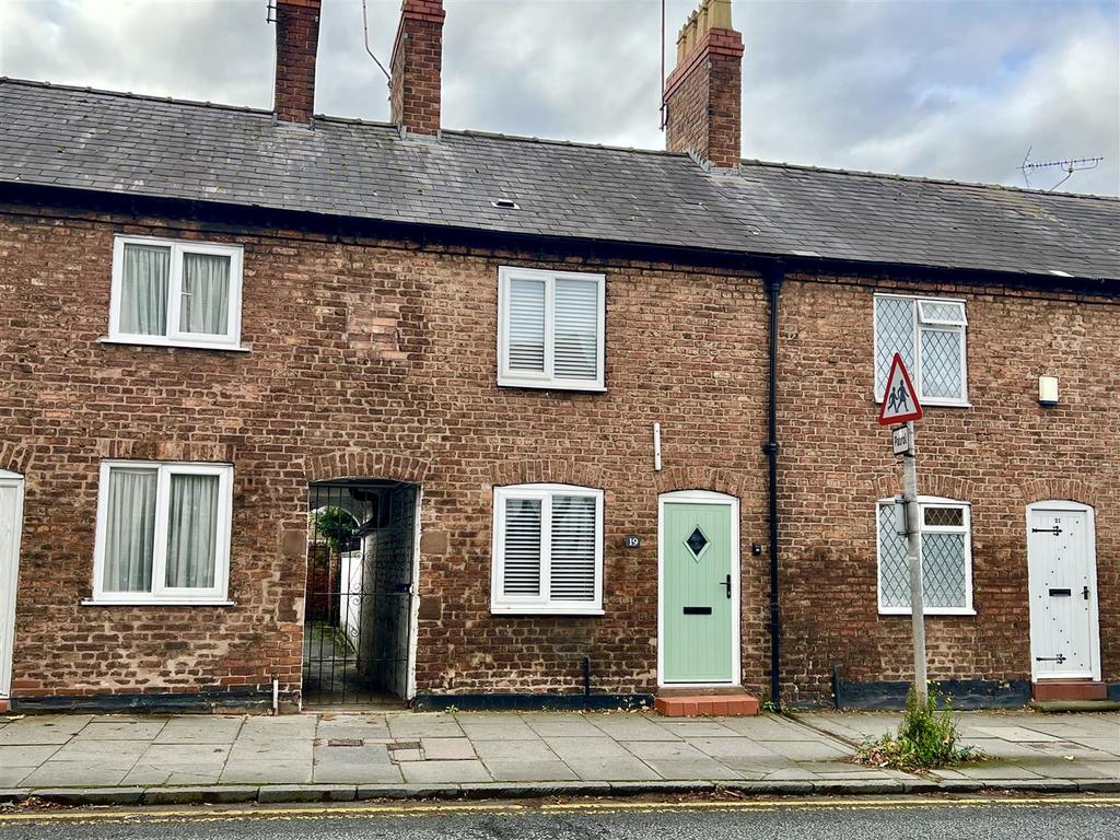 Parkgate Road, Chester 2 bed terraced house for sale £225,000
