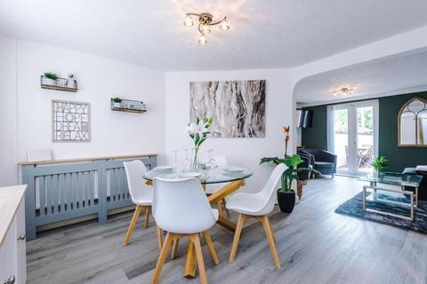 2 bedroom terraced house for sale - Parkgate Road, Chester