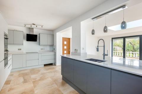 108 Shottery Road, Stratford-upon-avon, CV37 9QB