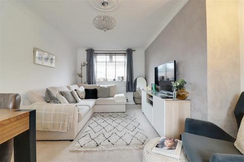 24 Beacon Close, Hessle, HU13 0DX