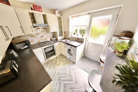 3 bedroom detached house for sale, Saints Close, Hull