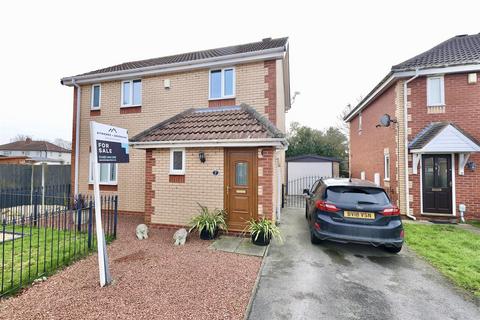 3 bedroom detached house for sale, Saints Close, Hull