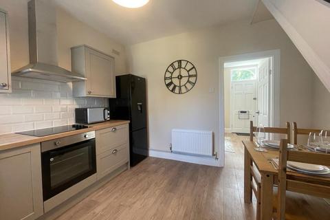 2 bedroom house to rent - Christchurch Crescent, Gravesend