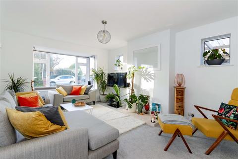 6 Stopham Close, Worthing, BN14 7QE