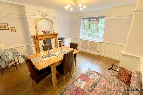 1 Cattlegate Road, Northaw, Potters Bar, EN6 4DL