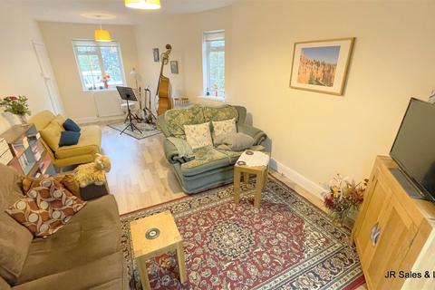 1 Cattlegate Road, Northaw, Potters Bar, EN6 4DL
