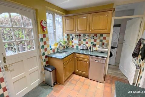 1 Cattlegate Road, Northaw, Potters Bar, EN6 4DL