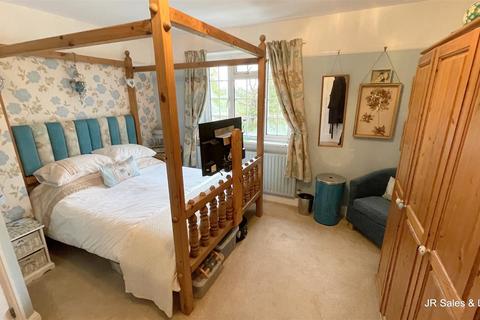 1 Cattlegate Road, Northaw, Potters Bar, EN6 4DL