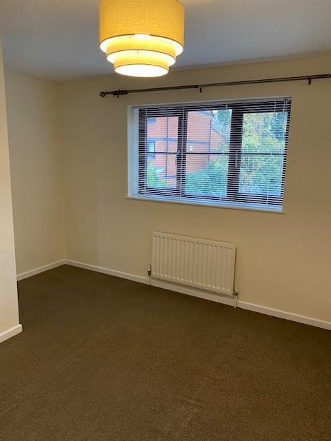 64 Byfield Rise Main bedroom.jpg