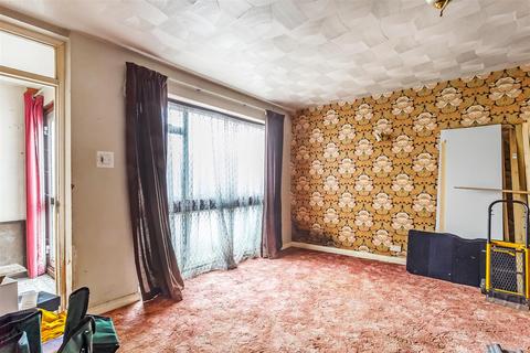 84 Greenacres, Oxted, RH8 0PB