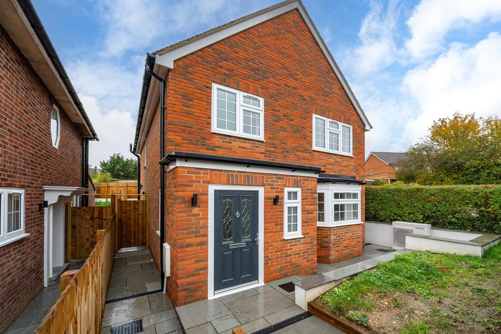 Oliver Road, Hemel Hempstead 3 bed detached house for sale £525,000