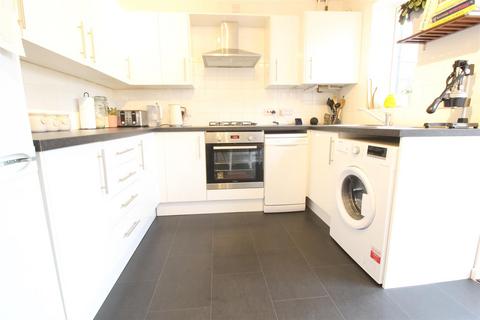 43 Badgers Close, Hertford, SG13 7UU