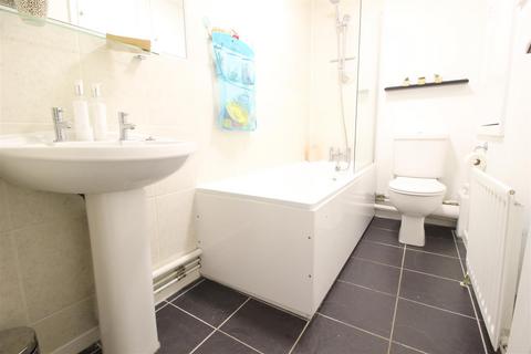 43 Badgers Close, Hertford, SG13 7UU