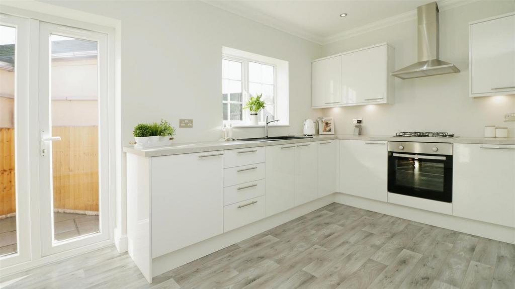 Breakfasting Kitchen