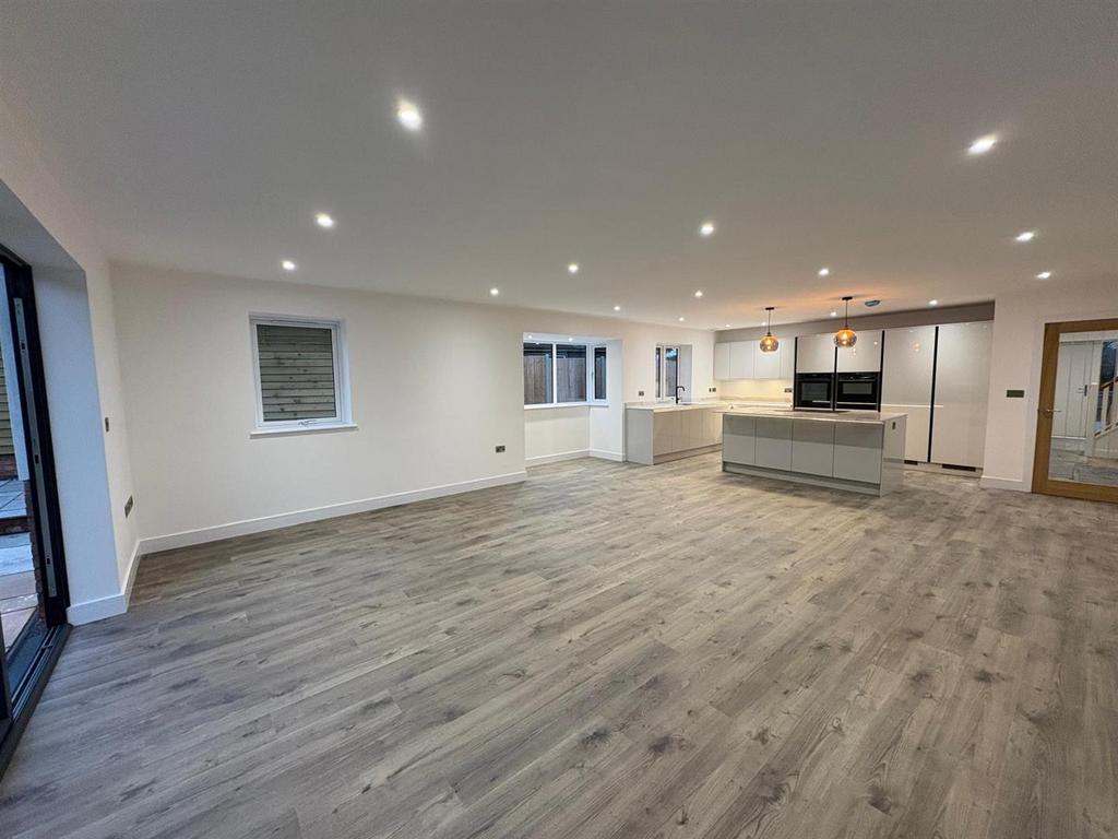 Open Plan Living/Dining Room &amp; Kitchen