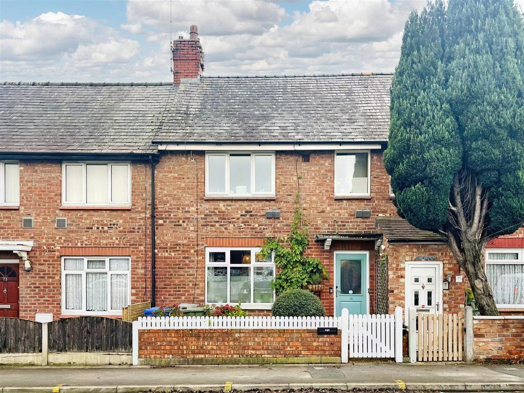 Oakfield Road, Altrincham 3 bed terraced house for sale £350,000