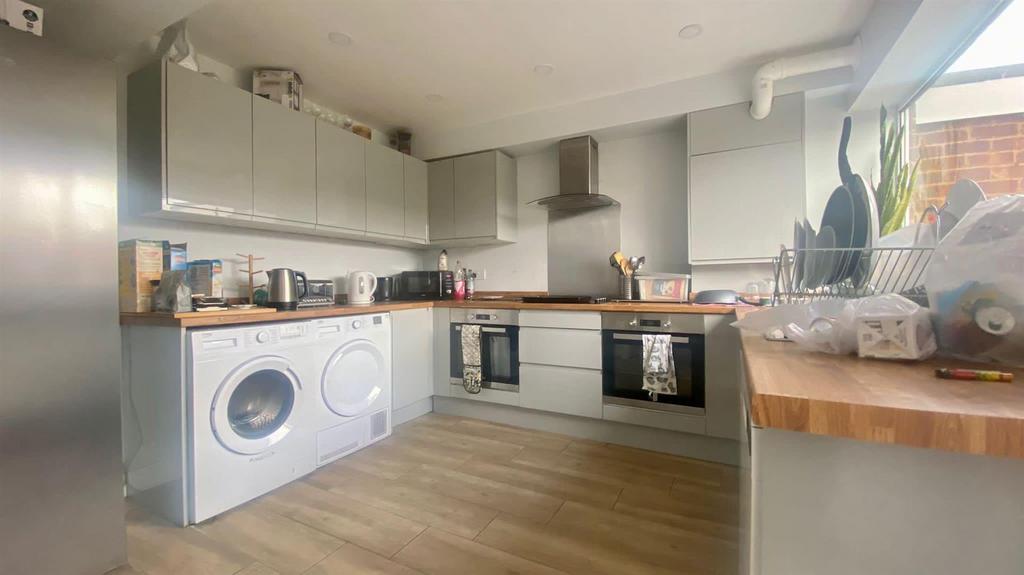 299308153 2238799786280029 4822545960256007910 n.j