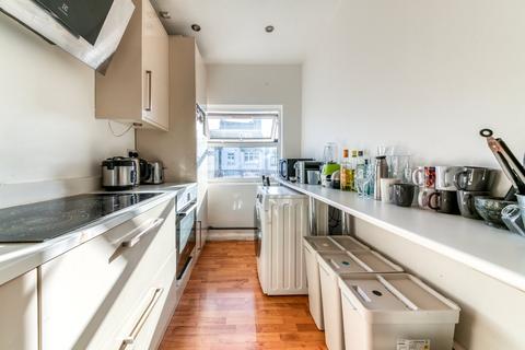 3 bedroom flat for sale, Spa Hill, London, SE19