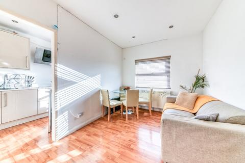 3 bedroom flat for sale, Spa Hill, London, SE19