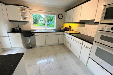 5 Eastmere, Swindon, SN3 6JY