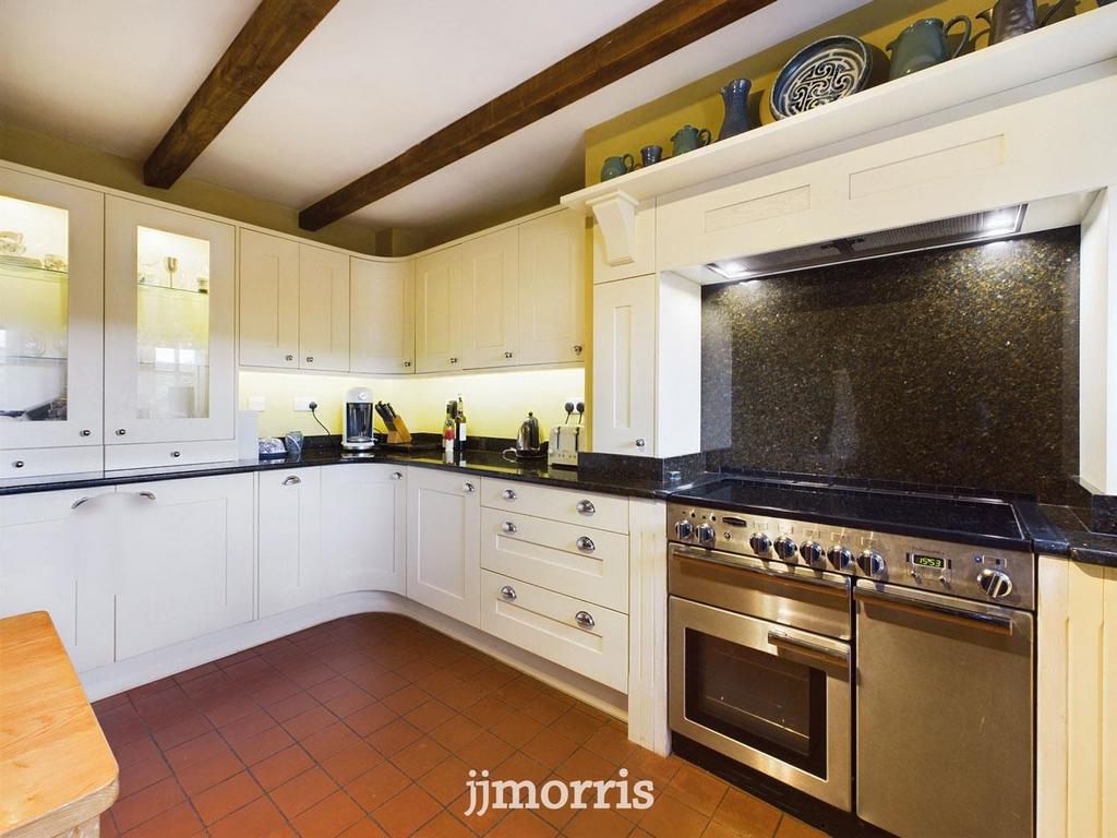 Kitchen/Breakfast Area