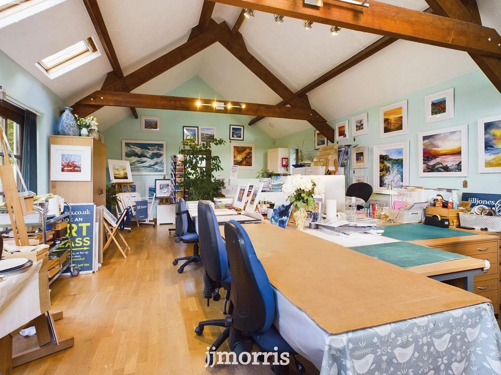Studio/Building
