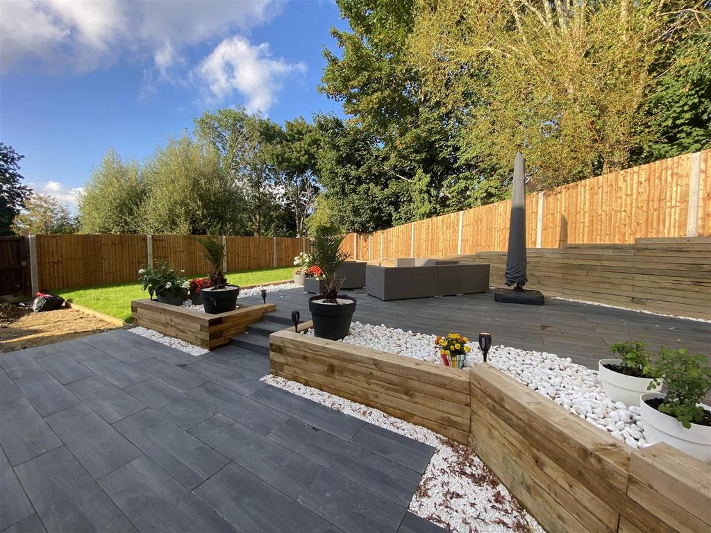 Fennel Close, Swindon SN2 4 bed detached house for sale £465,000