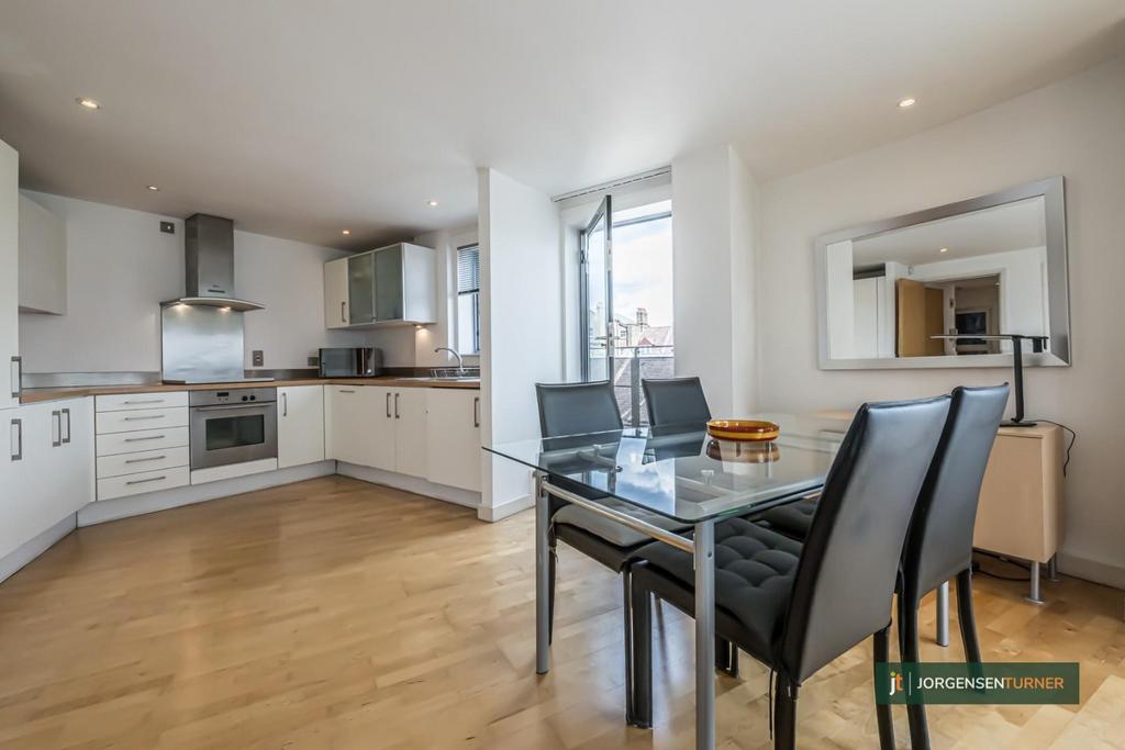 Willesden Lane, Kilburn 2 bed flat for sale £549,999