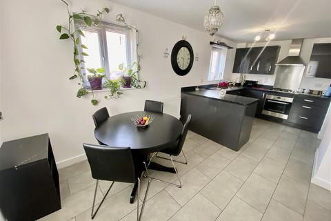 7 Austin Road, Eastleaze, Swindon, SN5 7FT