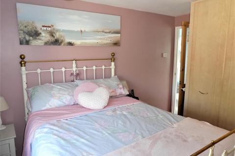 65 Coronation Road, Wroughton, Swindon, SN4 9AT