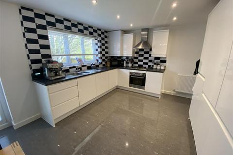 32 Austin Road, Eastleaze, Swindon, SN5 7FT