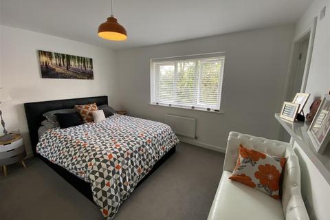 32 Austin Road, Eastleaze, Swindon, SN5 7FT