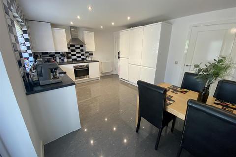 32 Austin Road, Eastleaze, Swindon, SN5 7FT