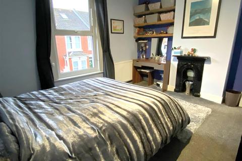 15 Clive Road, Rochester, ME1 3BZ
