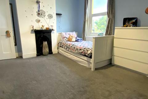 15 Clive Road, Rochester, ME1 3BZ