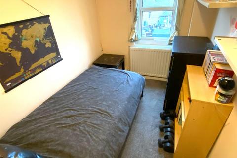 15 Clive Road, Rochester, ME1 3BZ