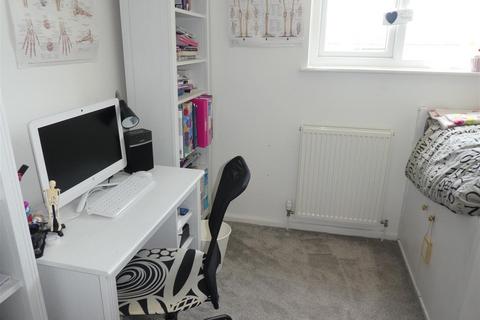 16 Tryon Close, Swindon, SN3 6HG