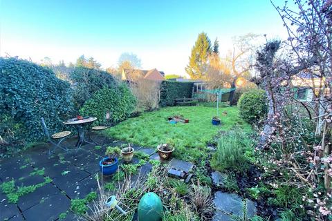 6 Brooklands Avenue, Swindon, SN2 2PB