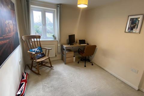 74 Brunel Crescent, Swindon, SN2 1FE