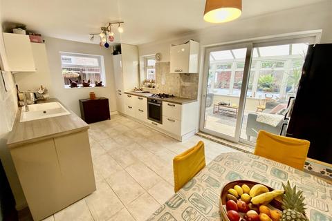 29 Bankside, Swindon, SN1 4JZ
