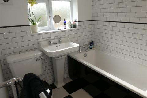 12 Lethbridge Road, Swindon, SN1 4BY