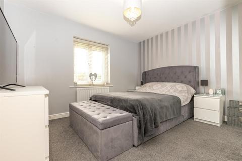 Apartment 13, 7 Pineacre Close, West Timperley, Altrincham, WA14 5YE