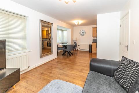 Apartment 13, 7 Pineacre Close, West Timperley, Altrincham, WA14 5YE