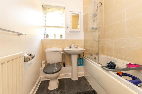 Apartment 13, 7 Pineacre Close, West Timperley, Altrincham, WA14 5YE