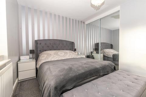 Apartment 13, 7 Pineacre Close, West Timperley, Altrincham, WA14 5YE