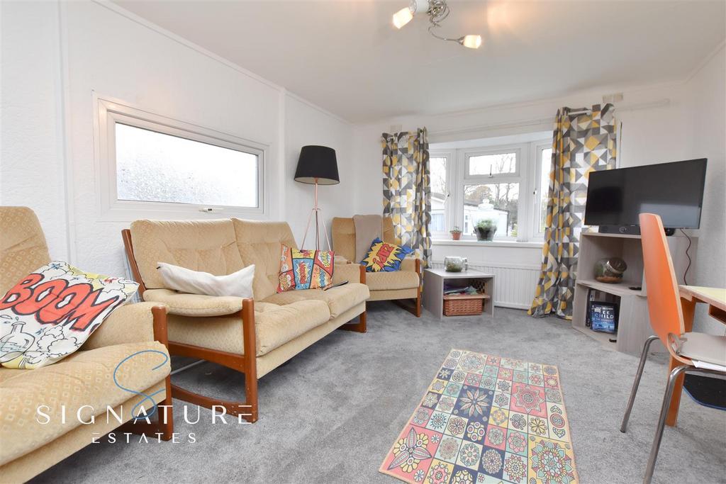 Newlands Park, Bedmond Road, Abbots Langley 1 bed mobile home for sale £60,000