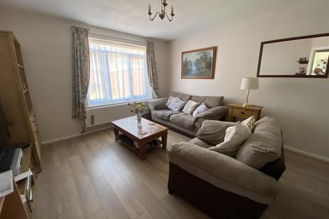 27 Bellver, Toothill, Swindon, SN5 8JU